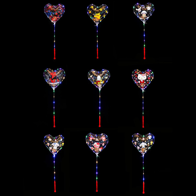 दिल के आकार के मुद्रित बोबो गुब्बारे